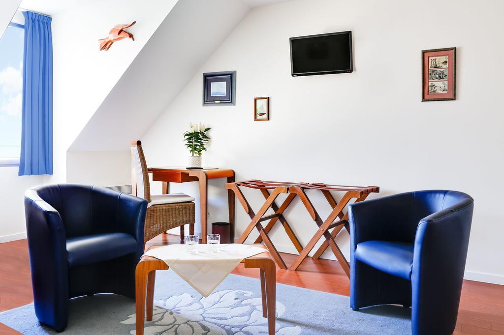 Hotel Le Chevalier Gambette Saint-Armel ภายนอก รูปภาพ